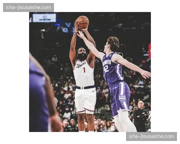 快船缺少小卡连战连败 附加赛席位面临勇士开拓者冲击