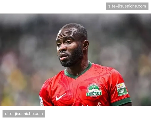 大连英博阿奇姆彭闪击破门 高效反击战术克制卫冕冠军